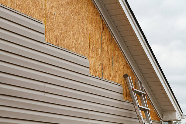 Professional Siding Inspection technician working in Avon, CT